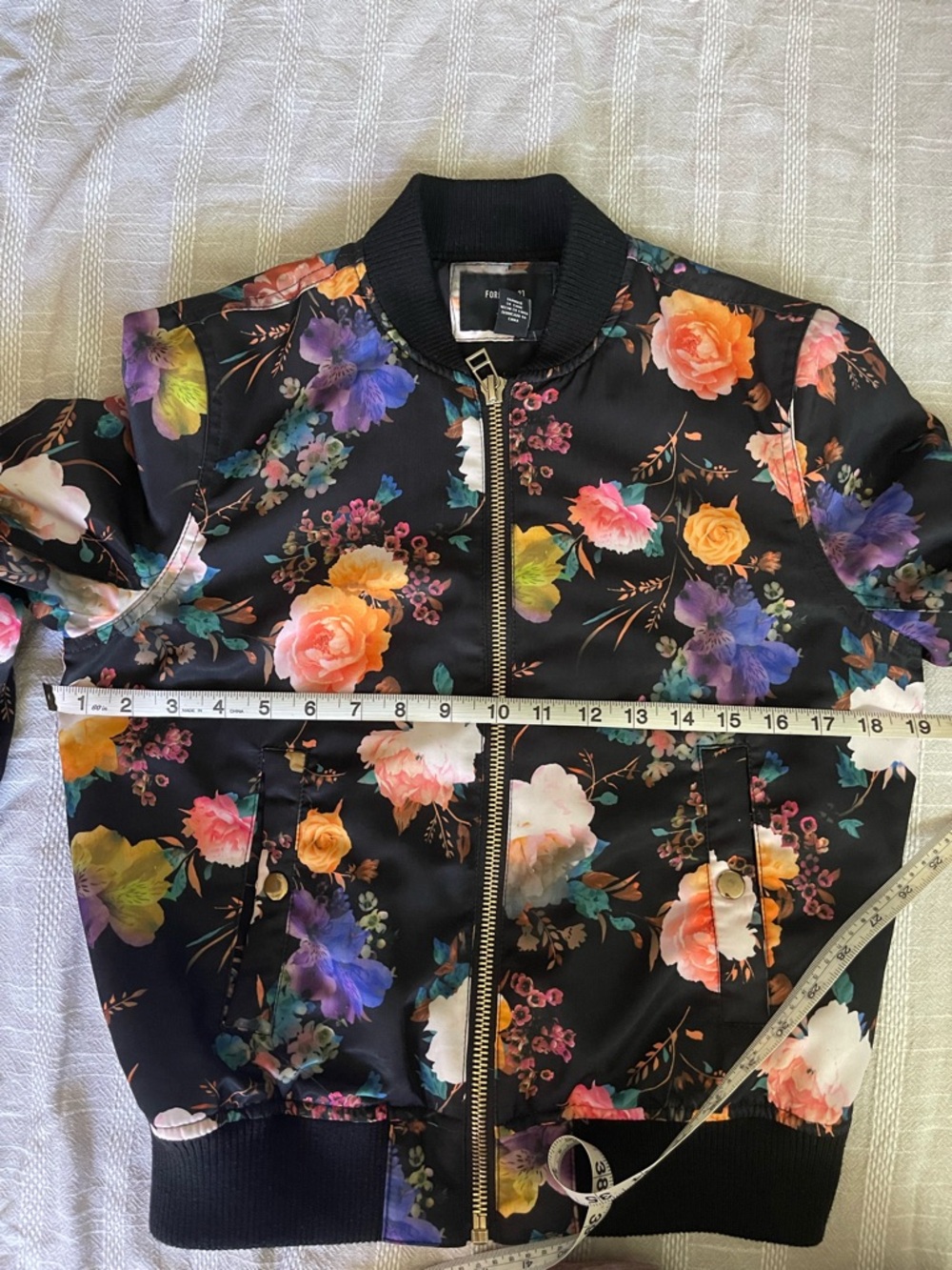 Forever 21 Black Floral Bomber Jacket with Multicolor Flowers - Picture 5 of 8
